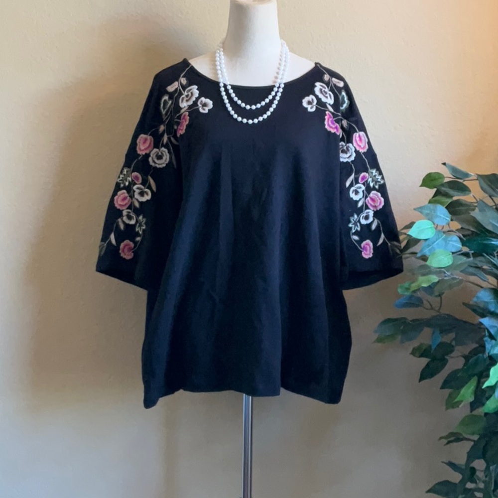 NWT - Dressy Black 3/4 Sleeve Floral Top, 3Xj